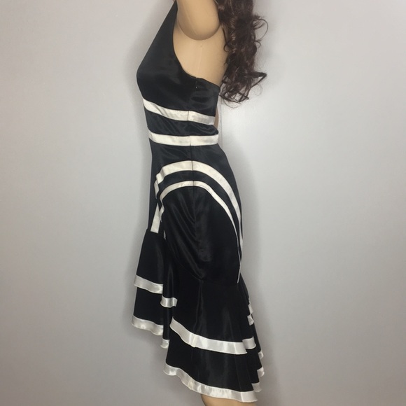 bebe High-Low Asymmetrical Hem Halter Style Top - Picture 5 of 14